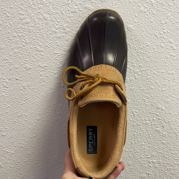 Sperry womens one eye waterproof slipon duck booties brown tan.Worn a few times - Picture 3 of 9